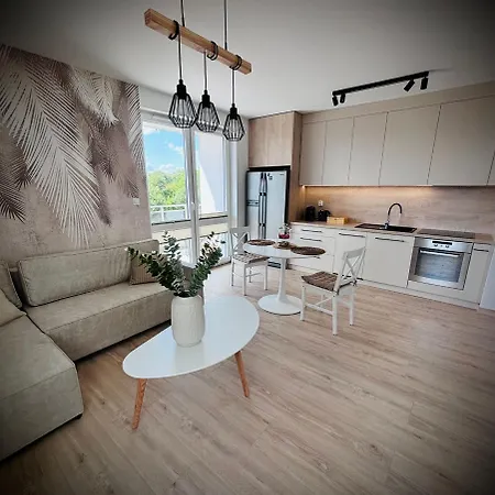 Apartament White Glove Deluxe Dywizji Apartment