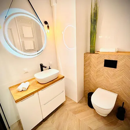 Apartament White Glove Deluxe Dywizji *