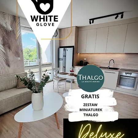 Apartment Apartament White Glove Deluxe Dywizji *